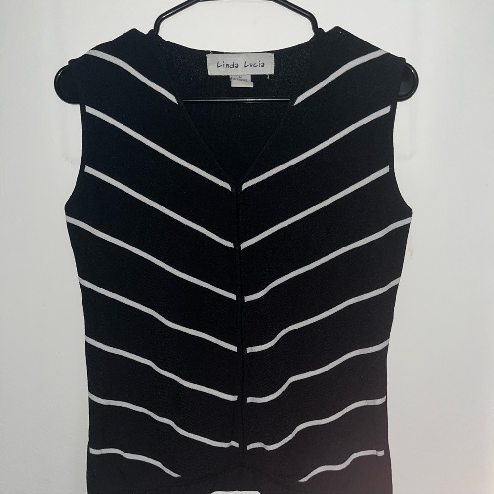 Linda Lucia Top, womens medium, black and white striped, v neck, blouse